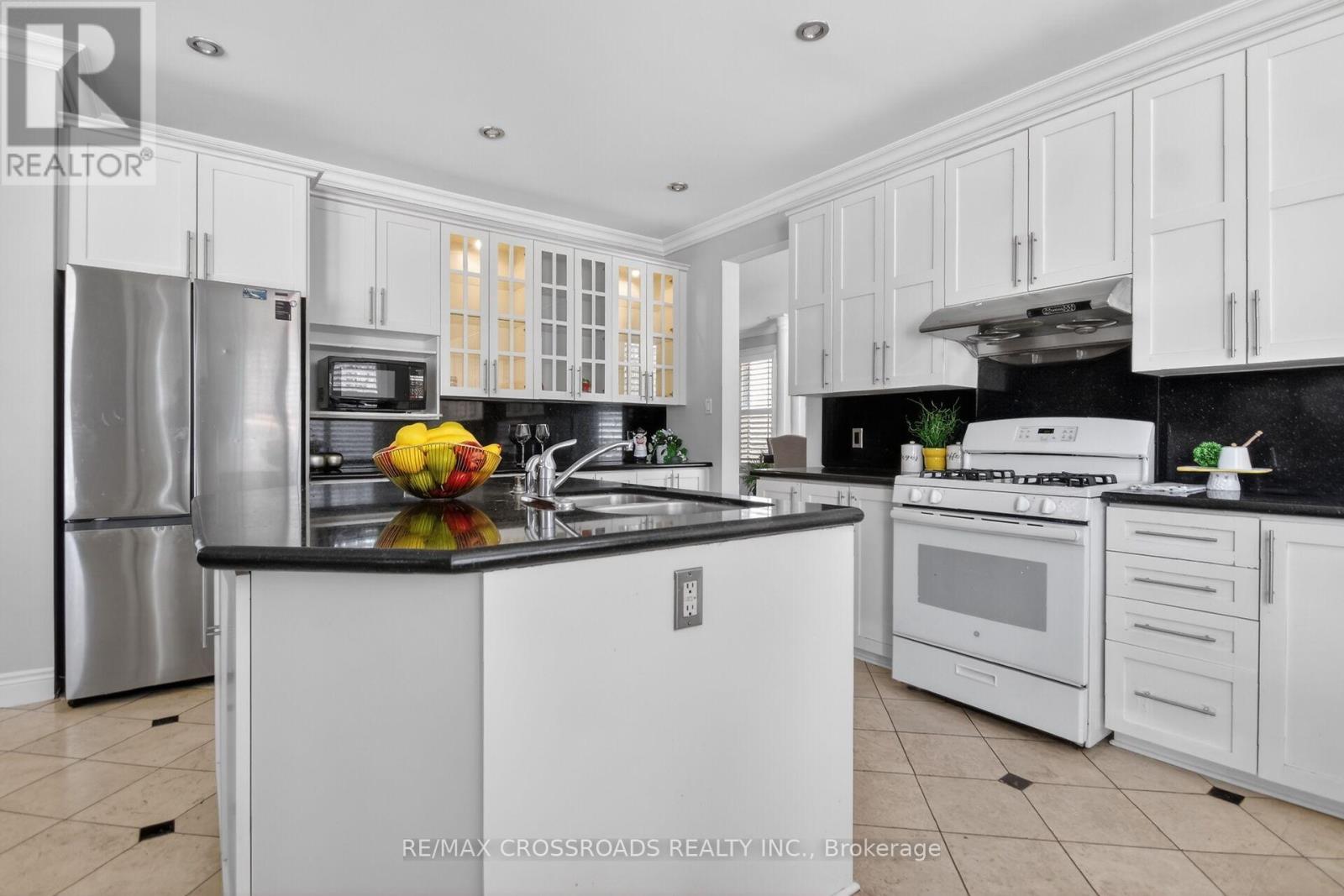 10 TIERNEY DRIVE - 21