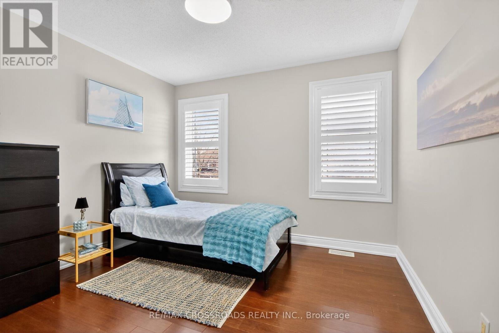 10 TIERNEY DRIVE - 32