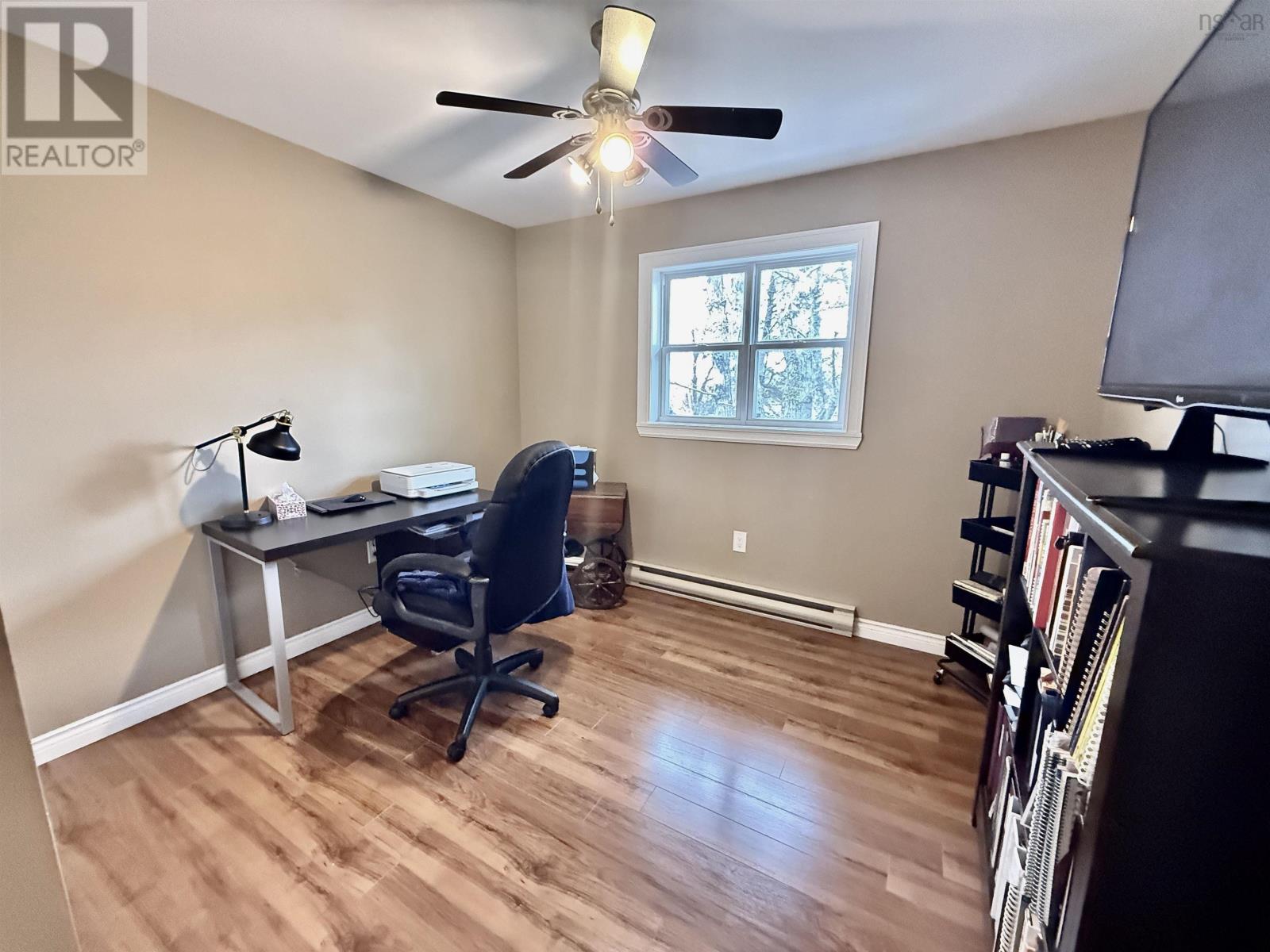 Property 23 of 46 of 10 Trundle Crescent