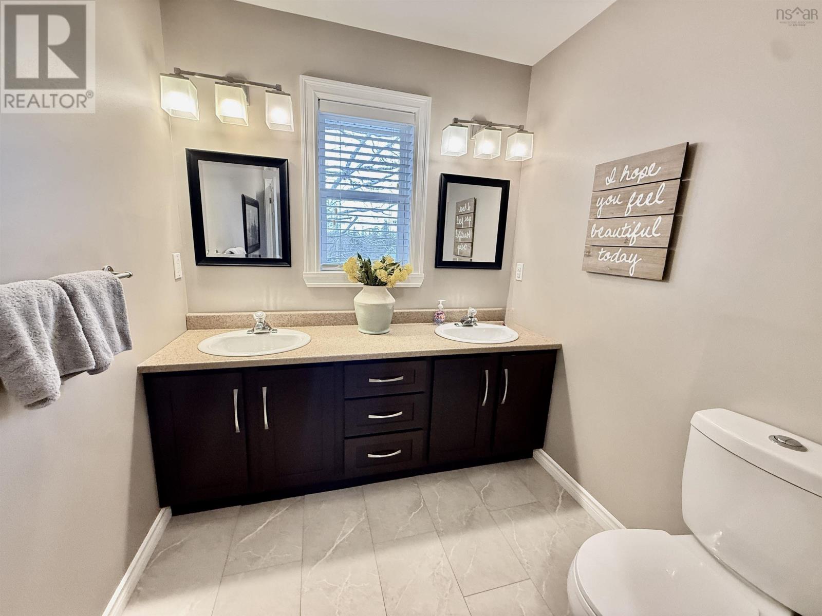 Property 21 of 46 of 10 Trundle Crescent