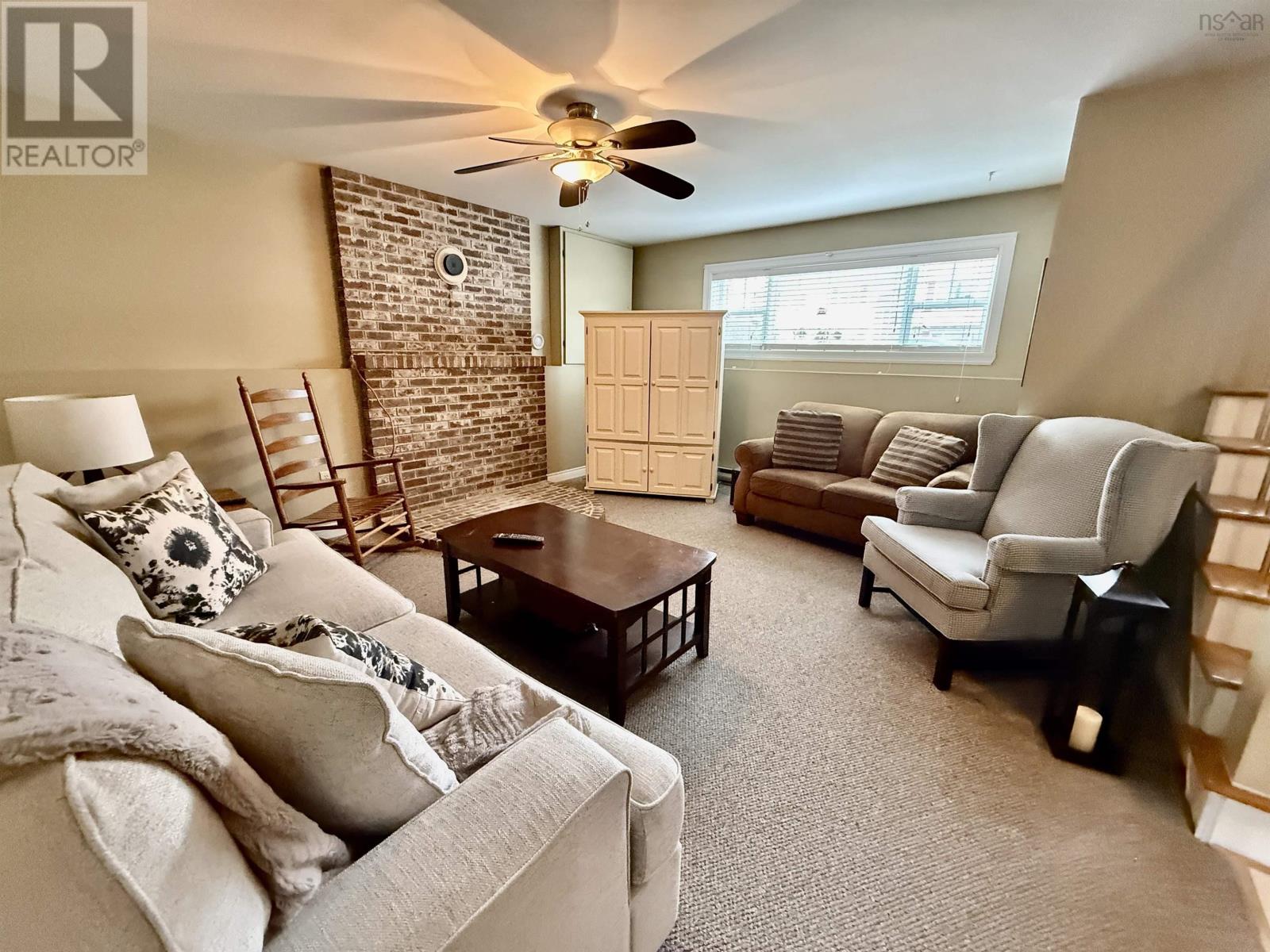 Property 28 of 46 of 10 Trundle Crescent