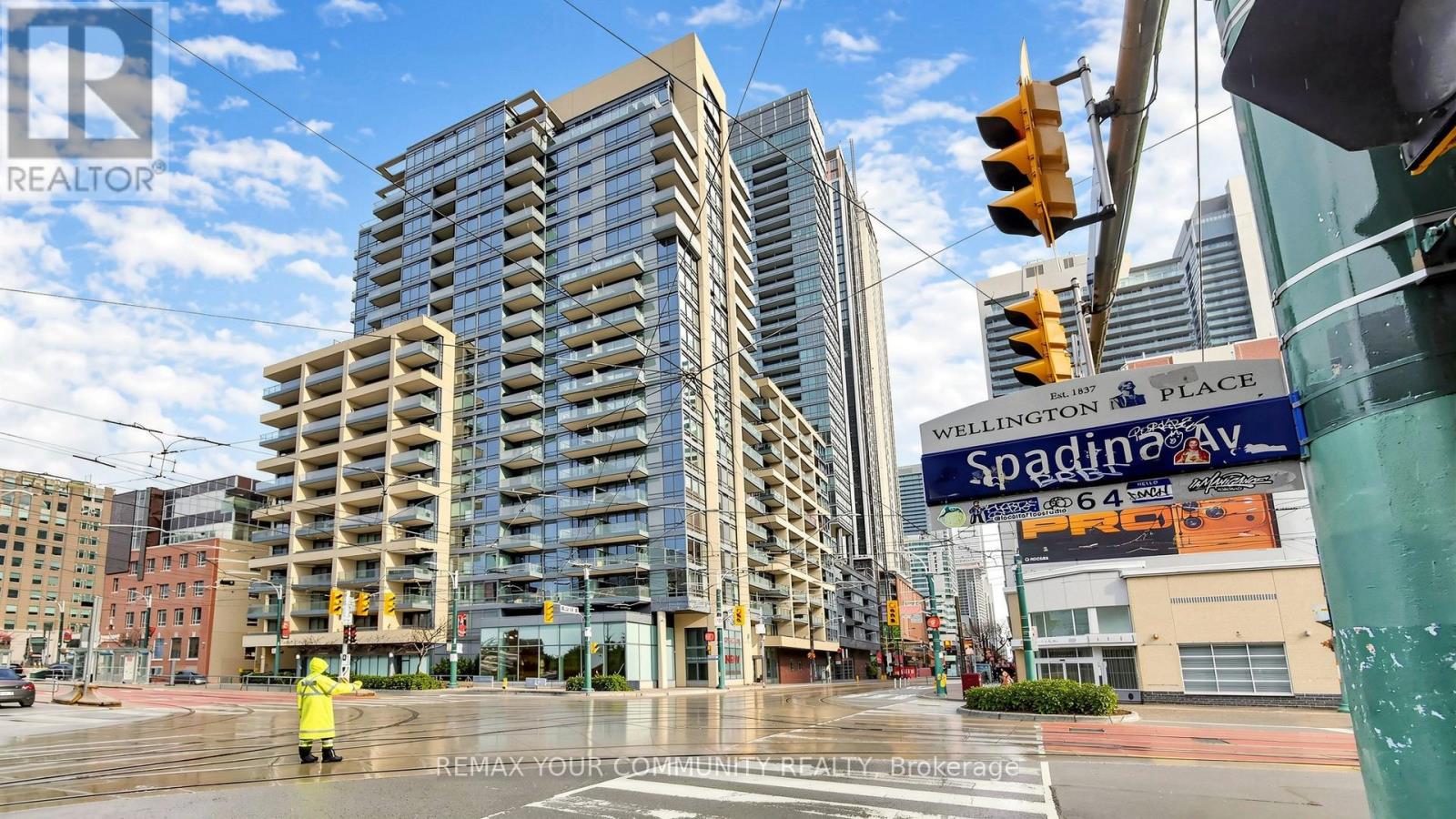 310 - 438 KING STREET W