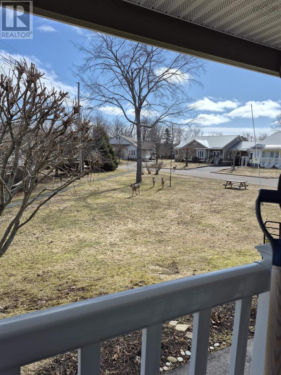 27 WELLINGTON COURT - 10