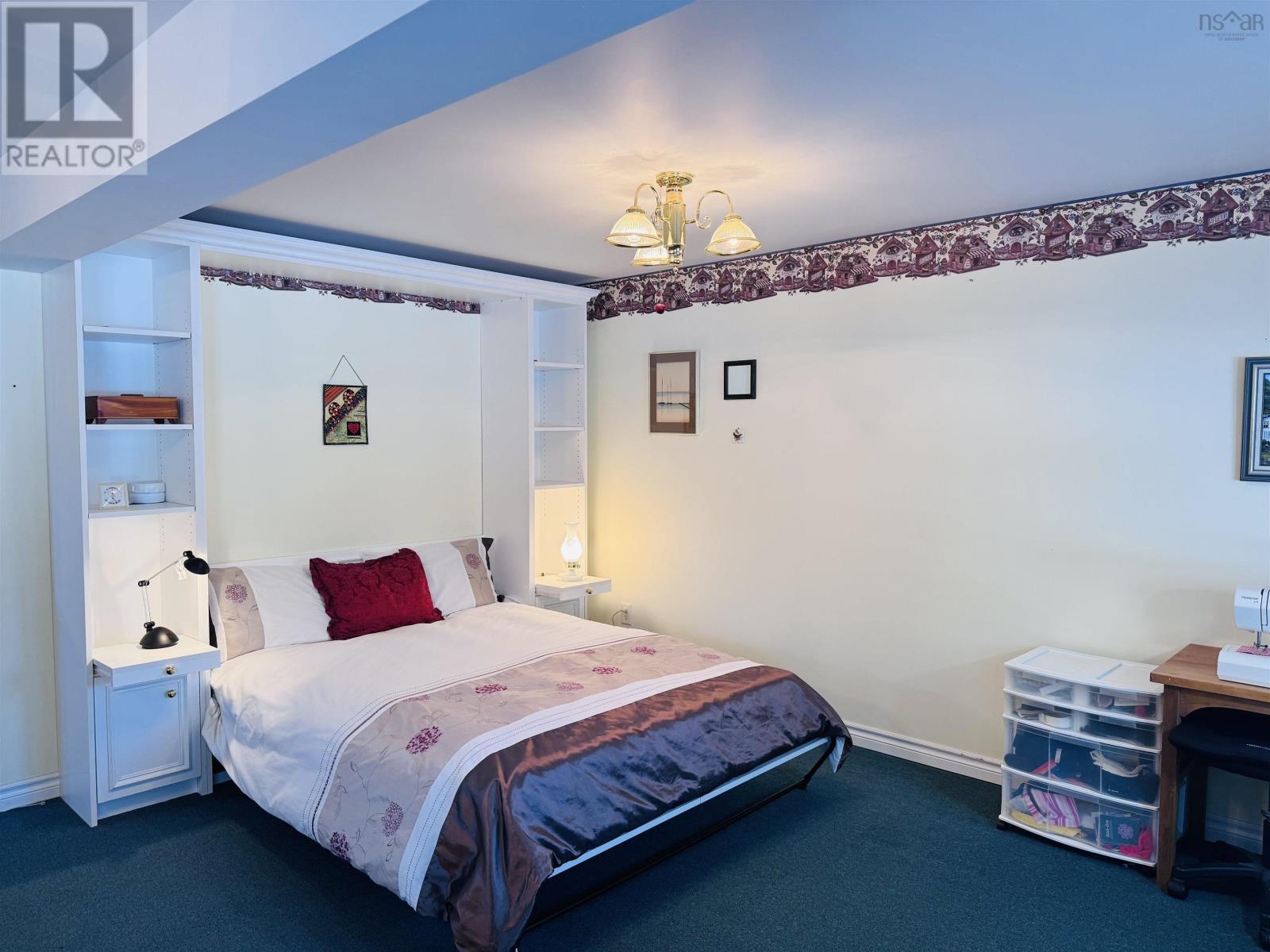 27 WELLINGTON COURT - 36