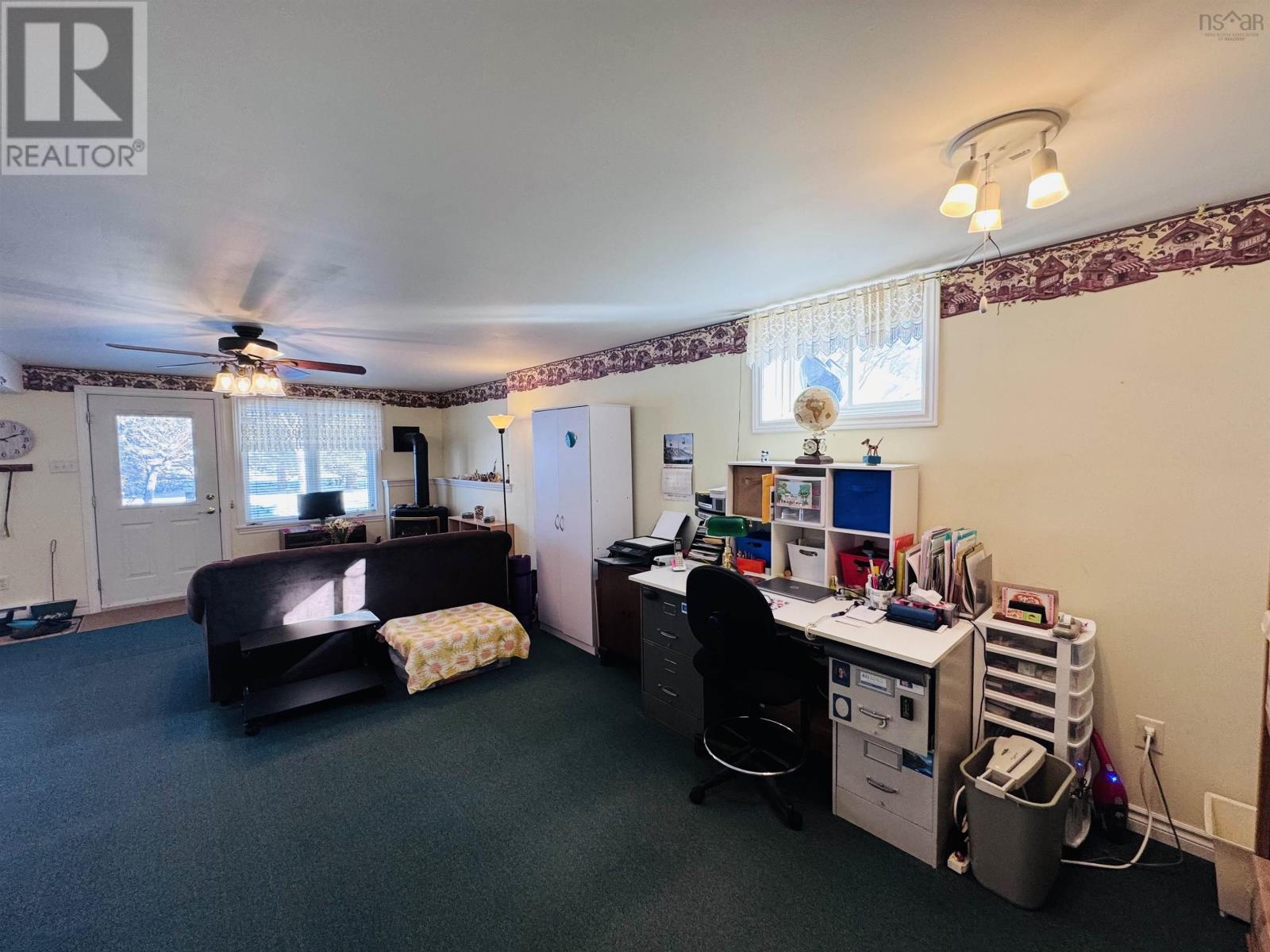 27 WELLINGTON COURT - 32