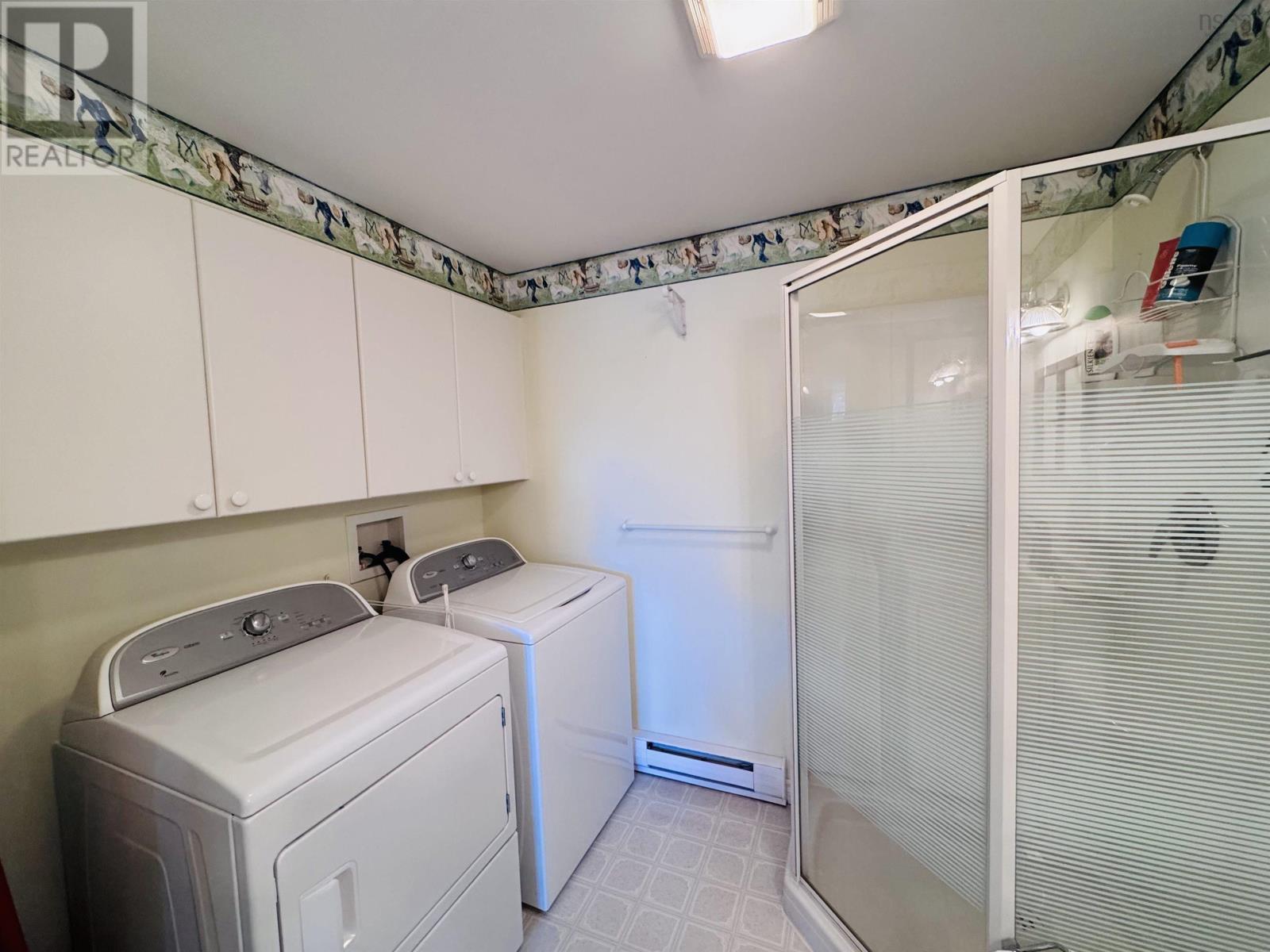 27 WELLINGTON COURT - 34