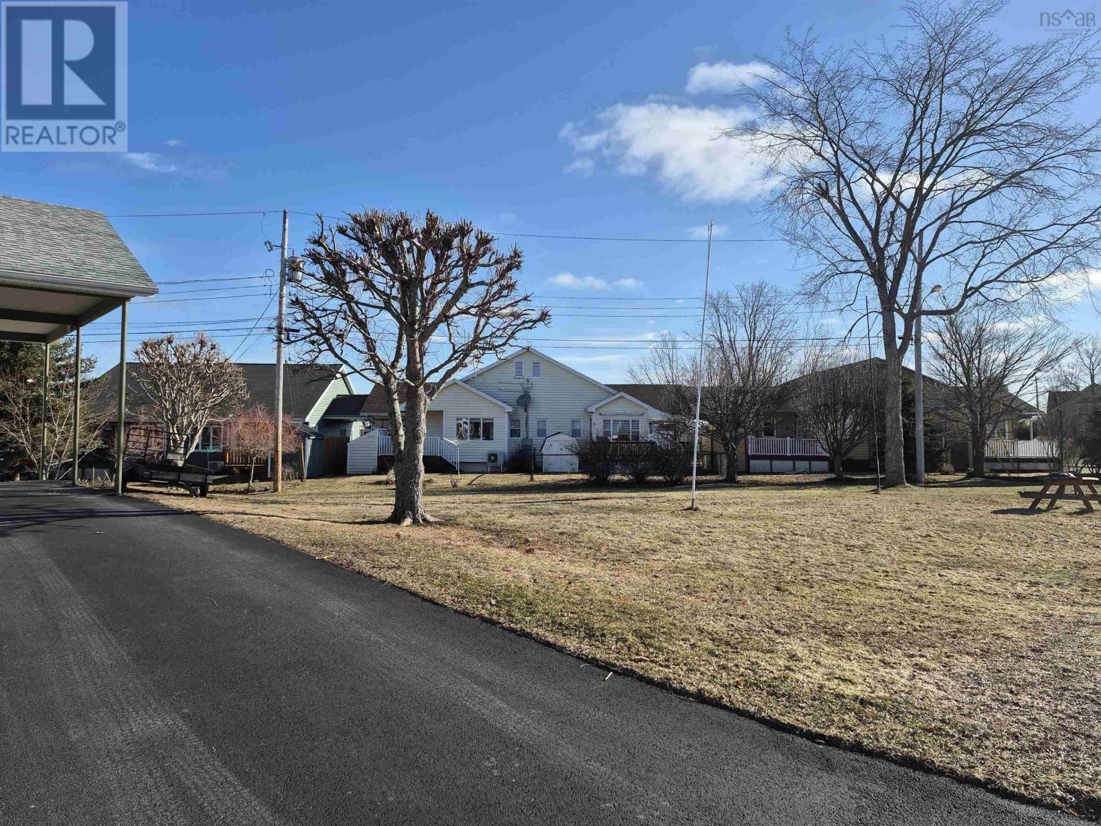 27 WELLINGTON COURT - 5