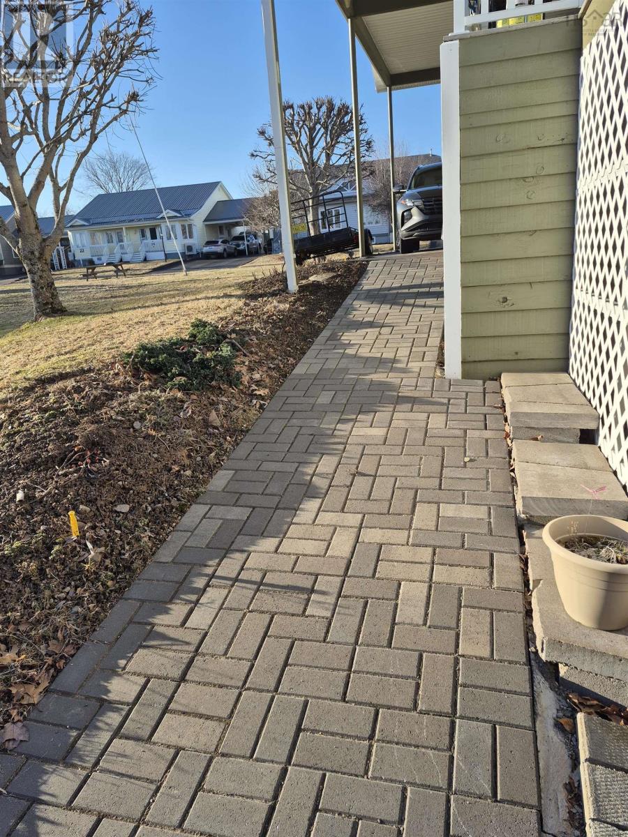 27 WELLINGTON COURT - 8