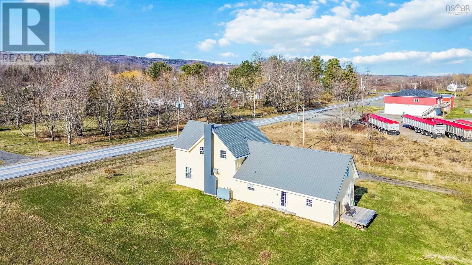 5692 HIGHWAY 221 - 45