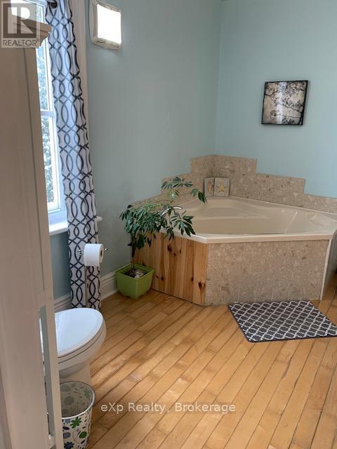 145 3RD AVENUE SE - 18