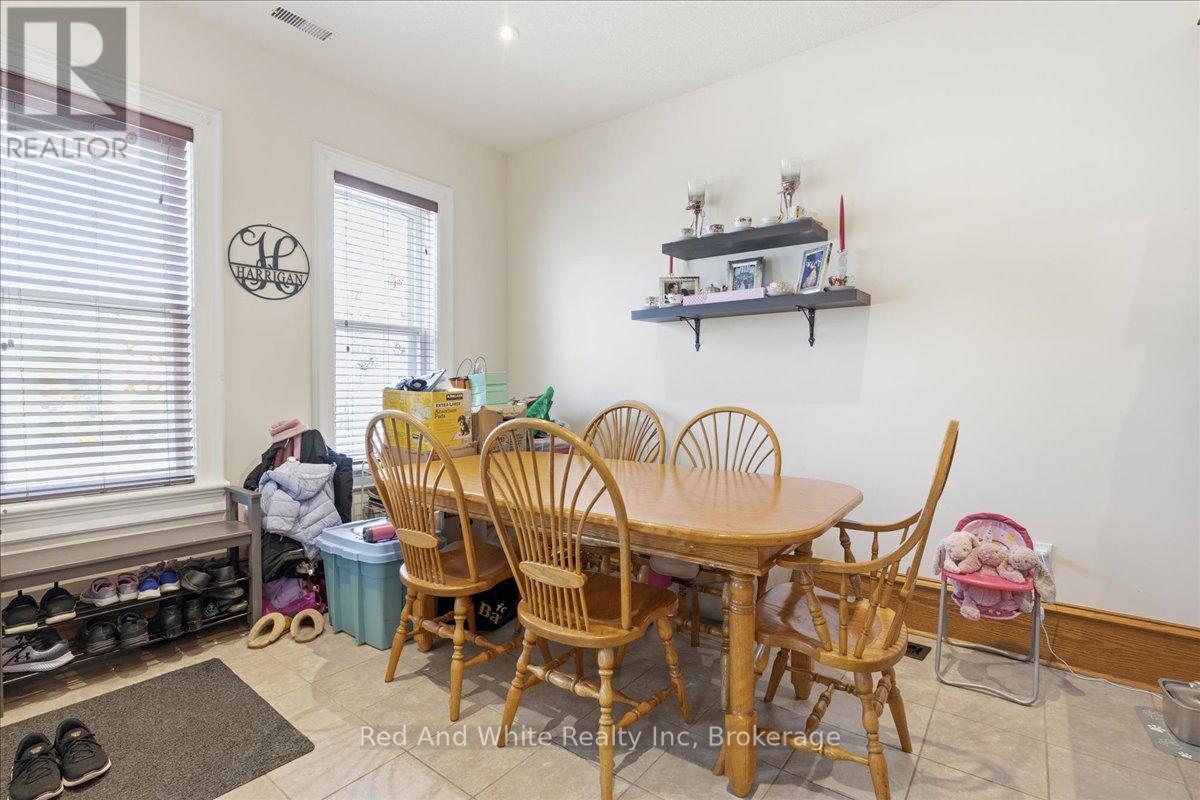 31 BINGEMAN STREET - 32