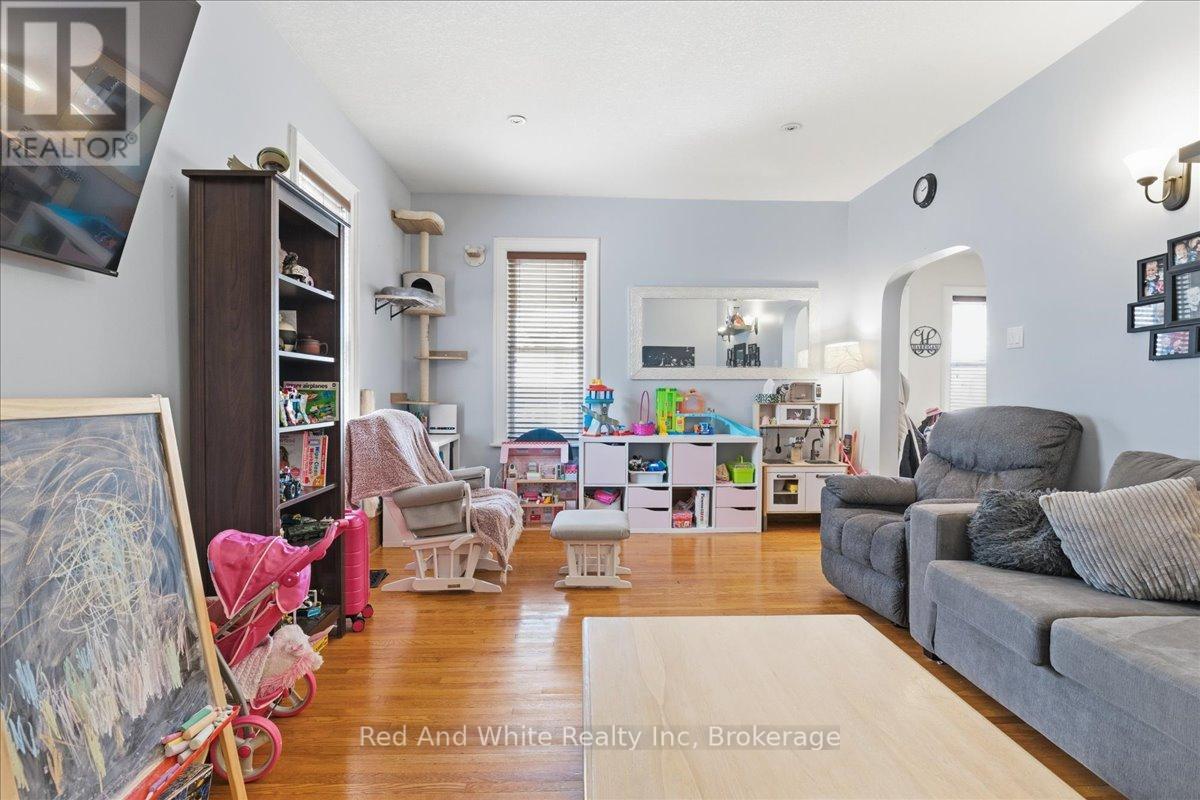 31 BINGEMAN STREET - 35