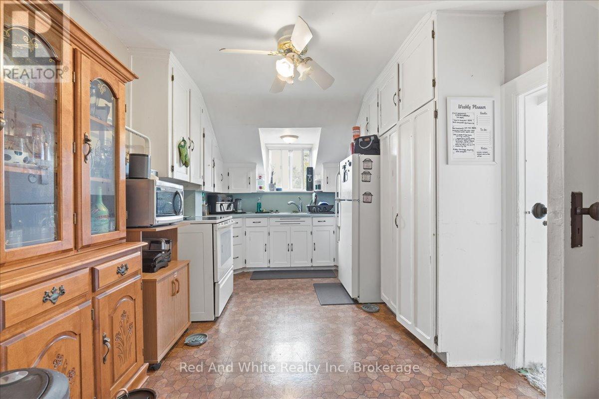 31 BINGEMAN STREET - 8