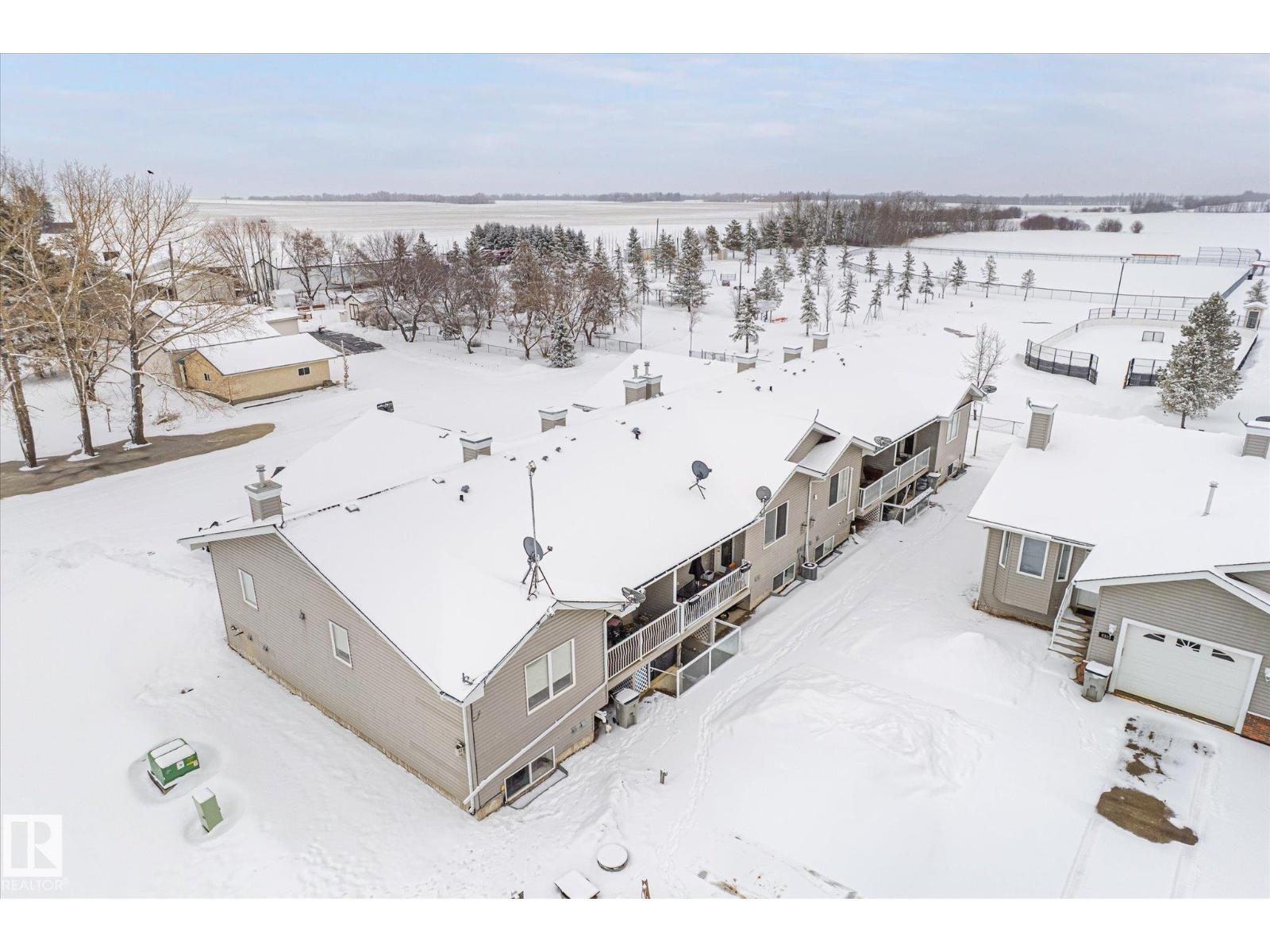 #5 4902B 43 ST - Image 2