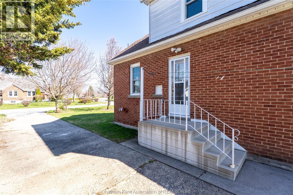 17 GRAND AVENUE, Wallaceburg, Ontario, N8A4J8 — Photo 32