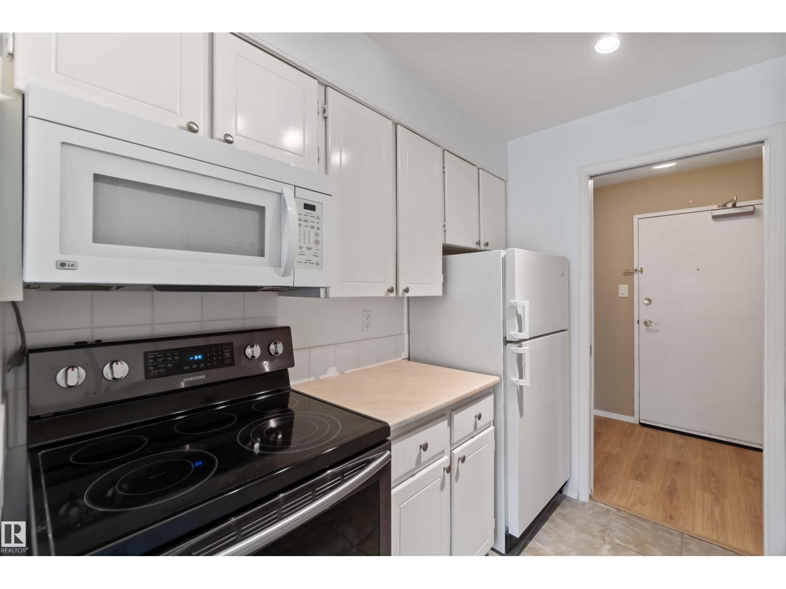 #102 11450 40 AV NW, Edmonton