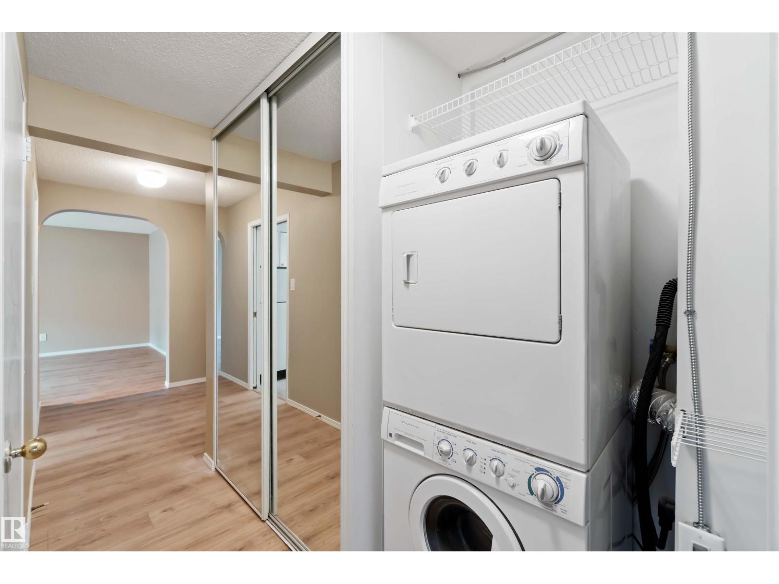 #102 11450 40 AV NW, Edmonton