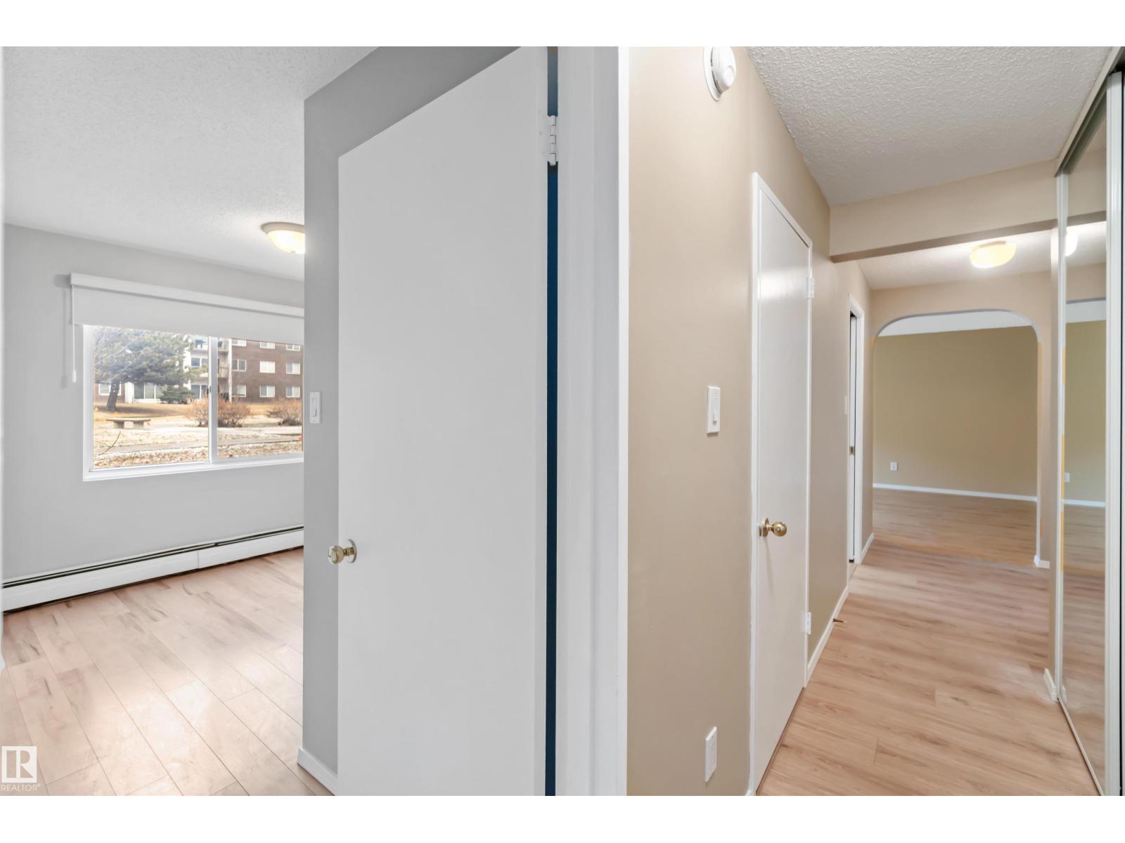 #102 11450 40 AV NW, Edmonton