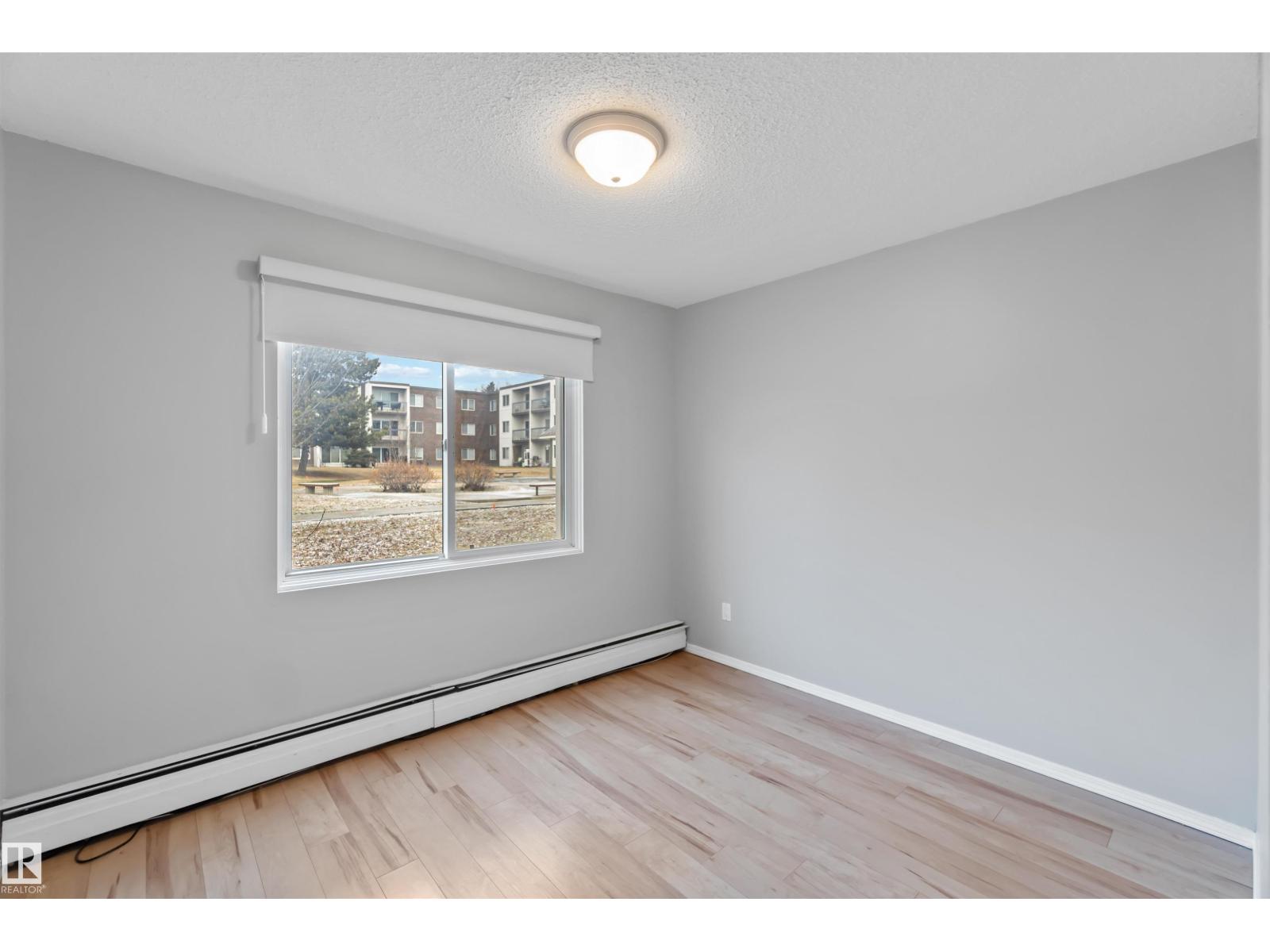 #102 11450 40 AV NW, Edmonton