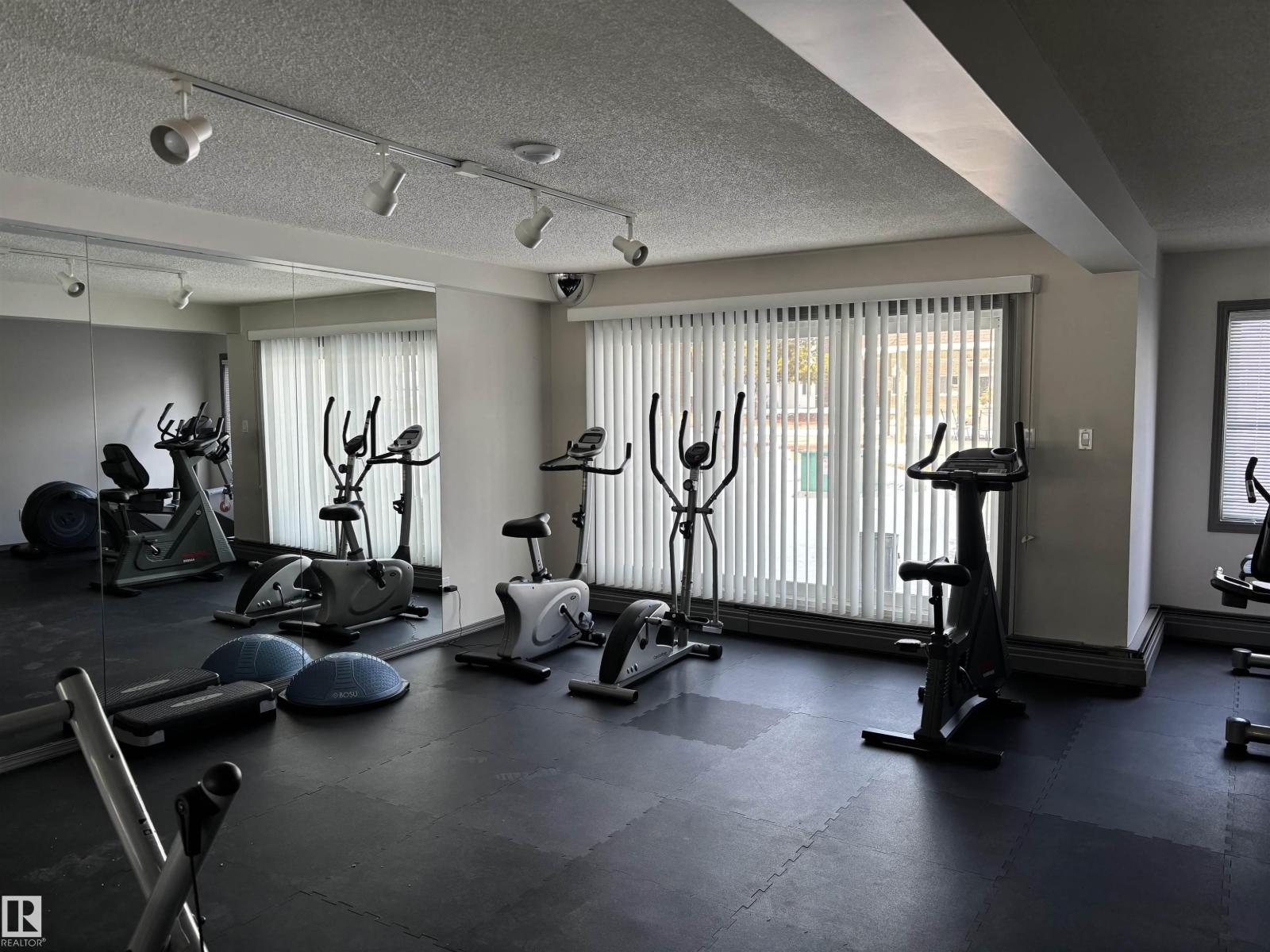 #102 11450 40 AV NW, Edmonton