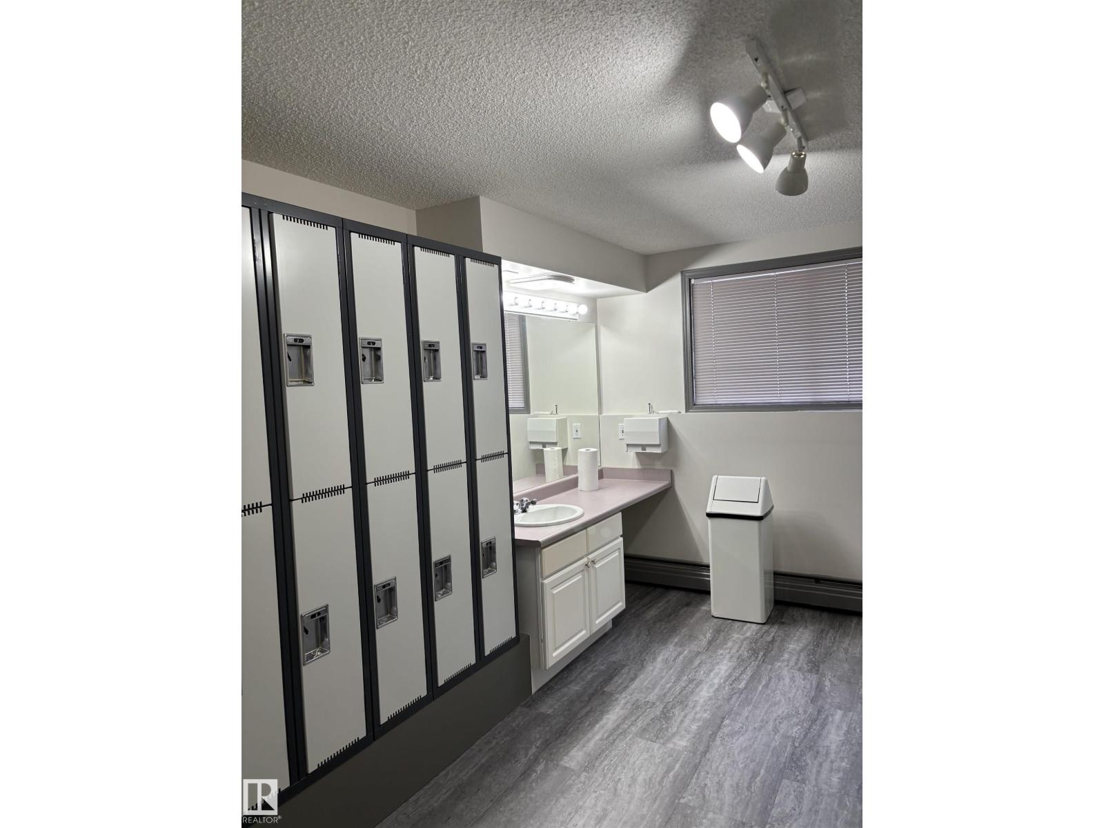 #102 11450 40 AV NW, Edmonton