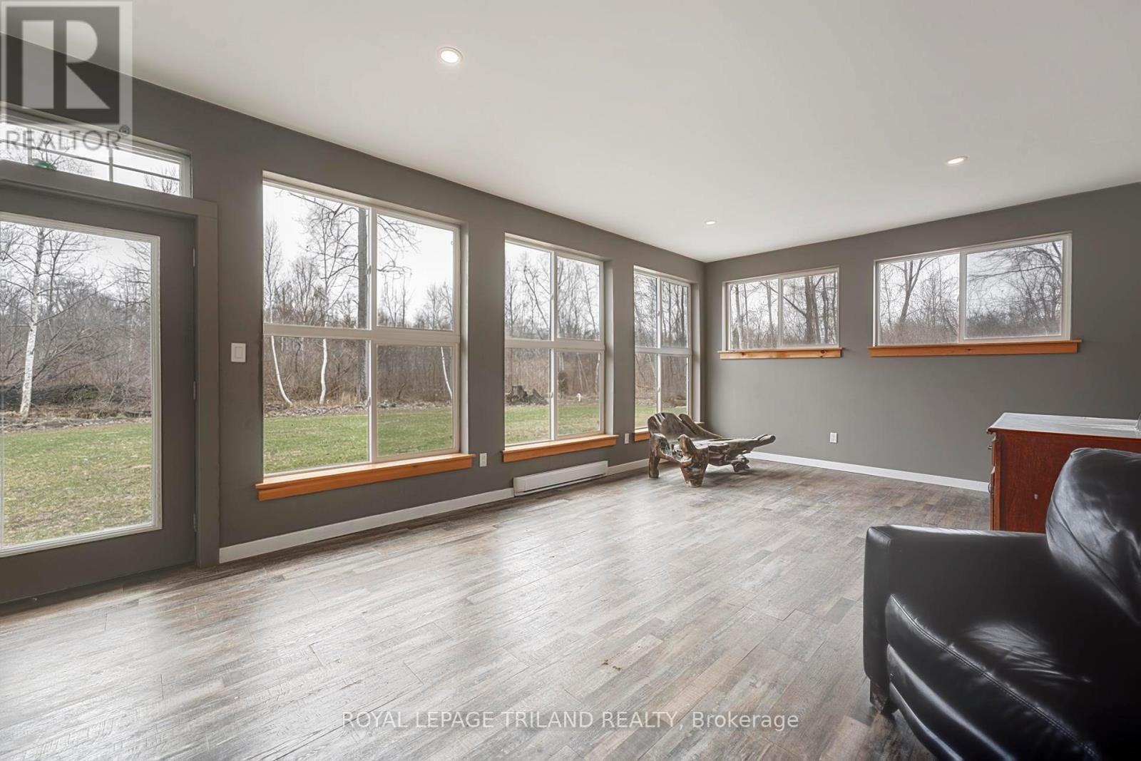 6043 FRANKS ROAD - 11