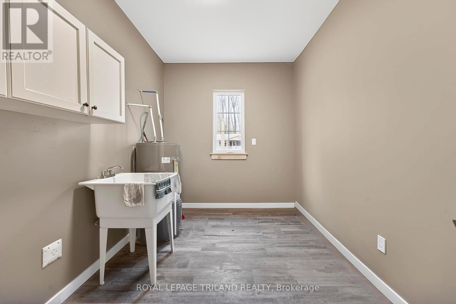 6043 FRANKS ROAD Property Photo