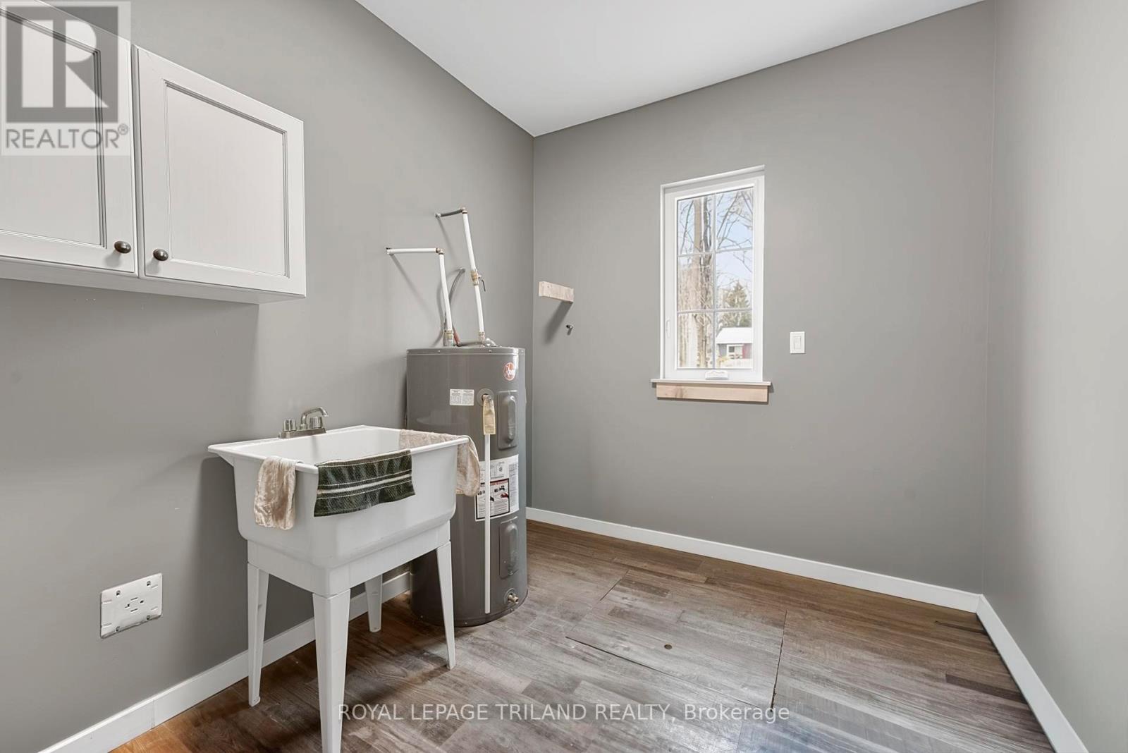 6043 FRANKS ROAD Property Photo