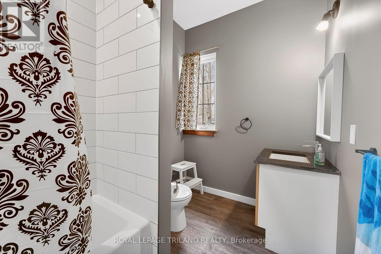 6043 FRANKS ROAD Property Photo