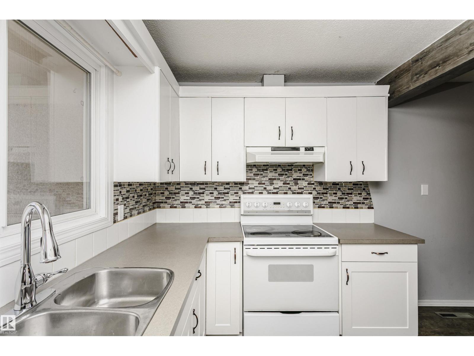 8109 132A AV NW, Edmonton