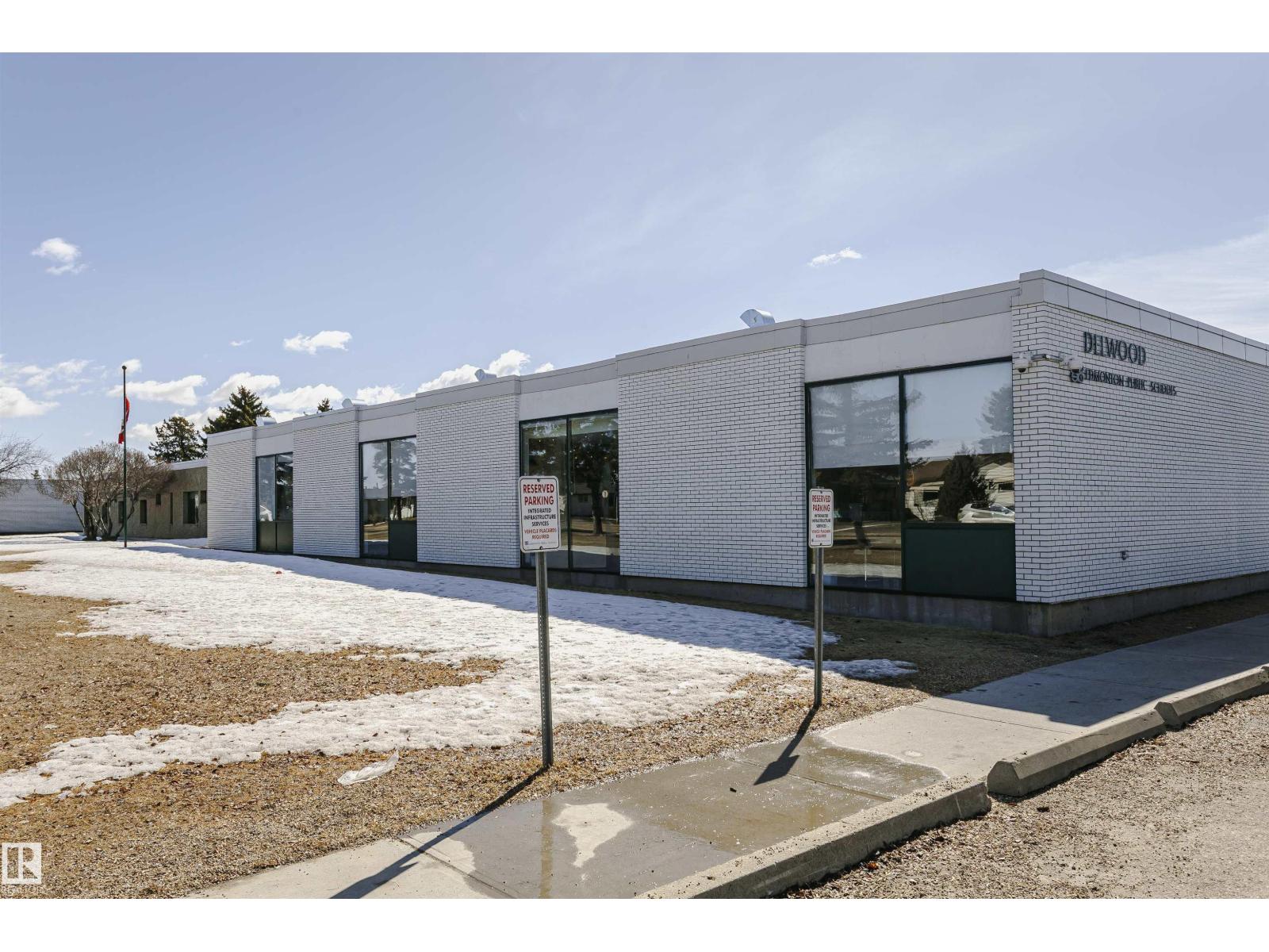 8109 132A AV NW, Edmonton