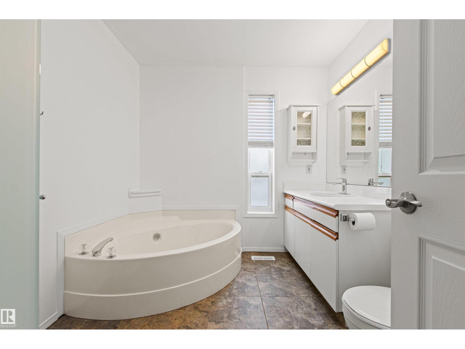 #23 3311 58 ST NW, Edmonton