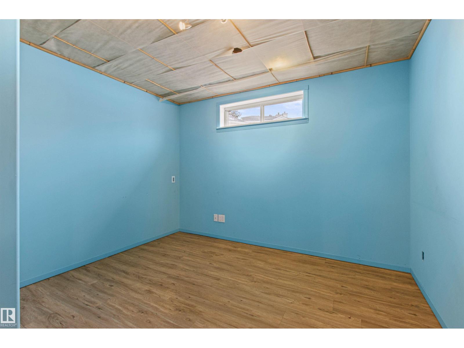 #23 3311 58 ST NW, Edmonton