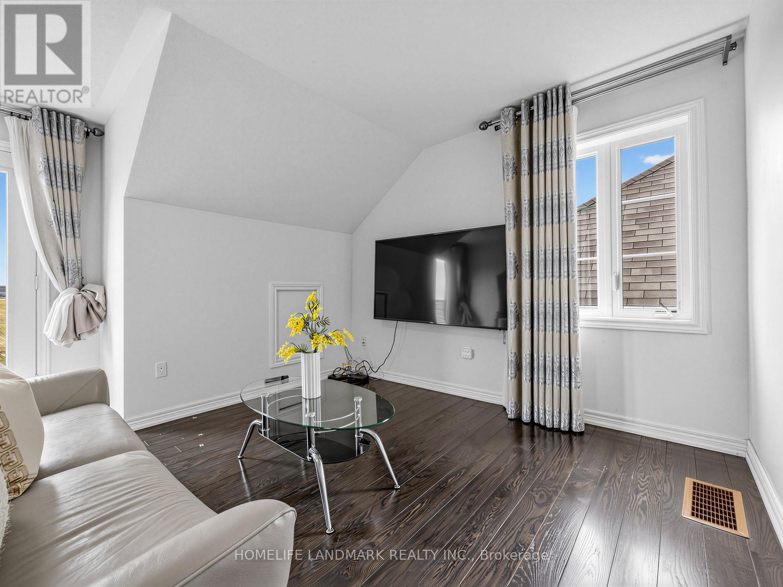 25 GORDON LANDON DRIVE - 22