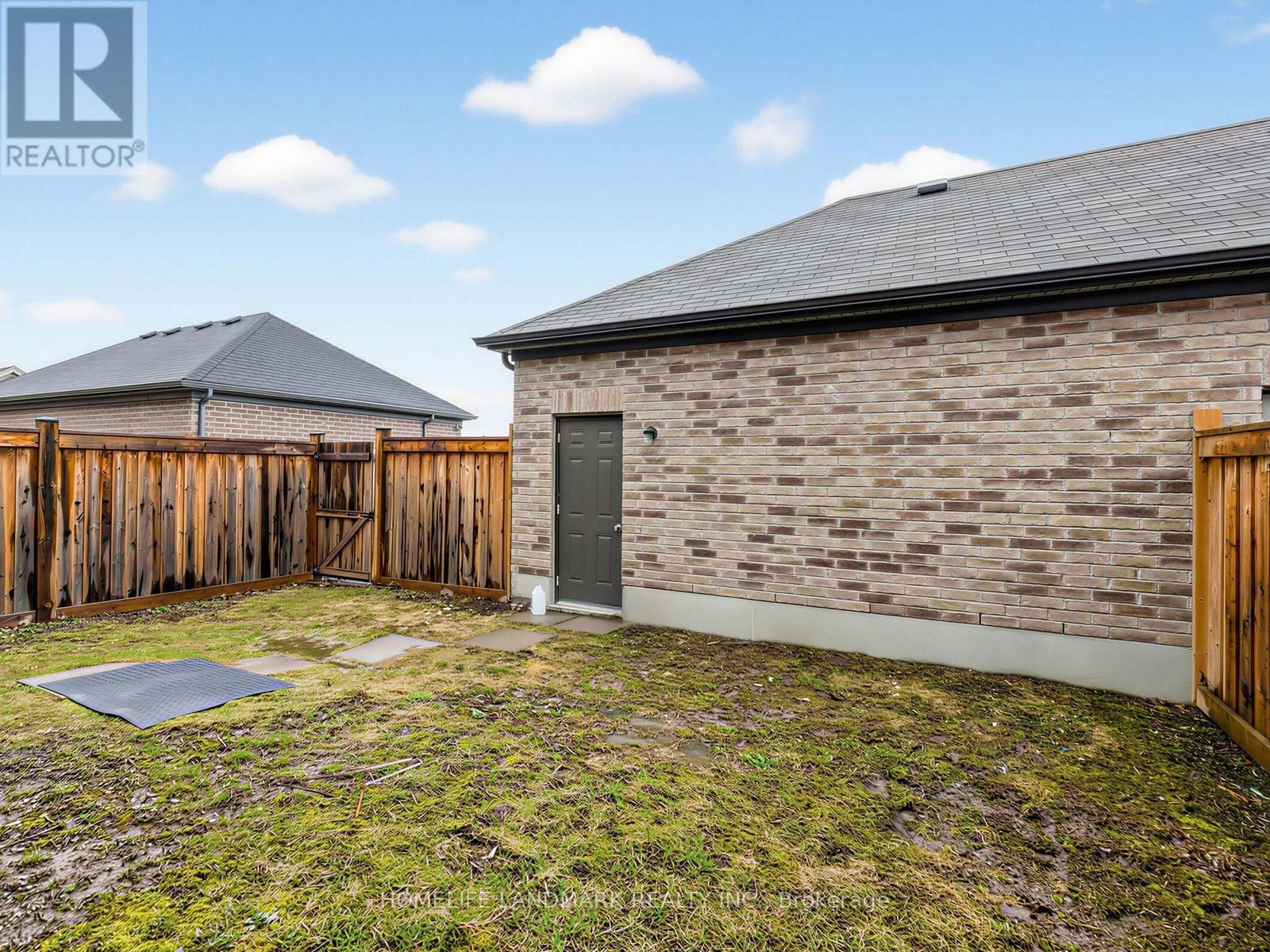 25 GORDON LANDON DRIVE - 31