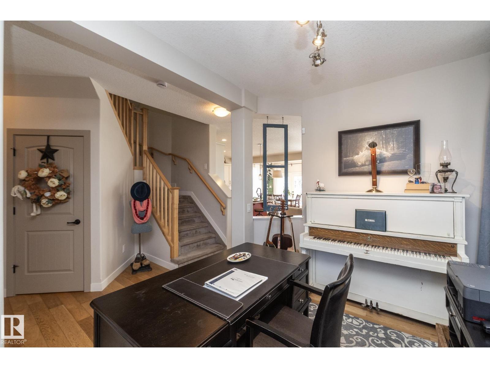 5315 17 AV SW, Edmonton