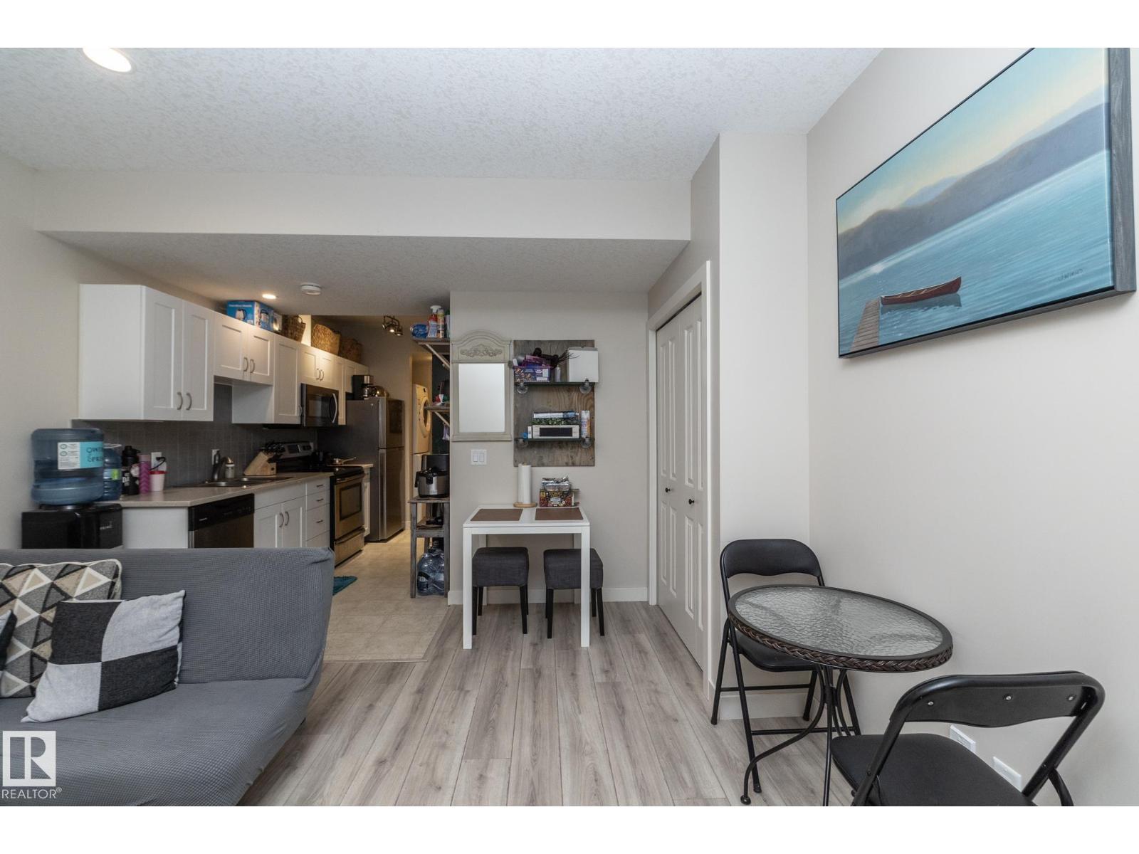 5315 17 AV SW, Edmonton