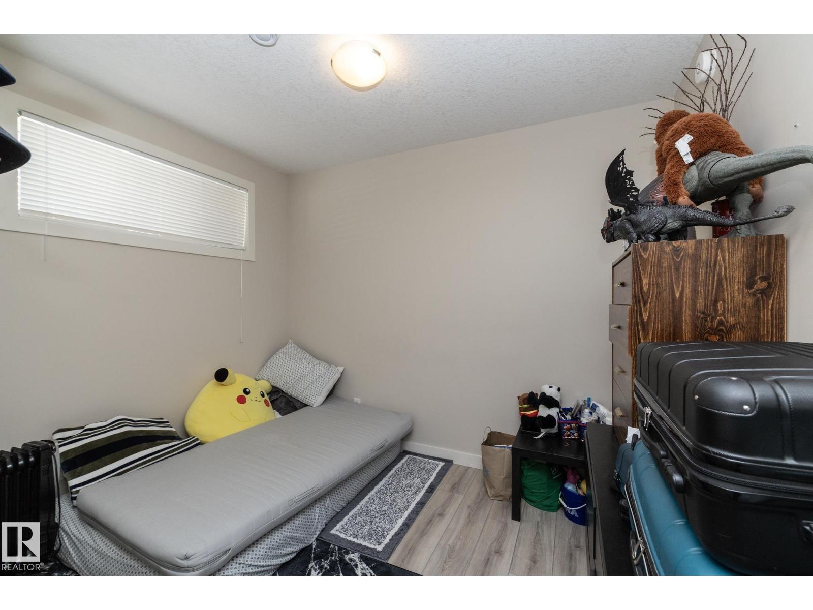 5315 17 AV SW, Edmonton