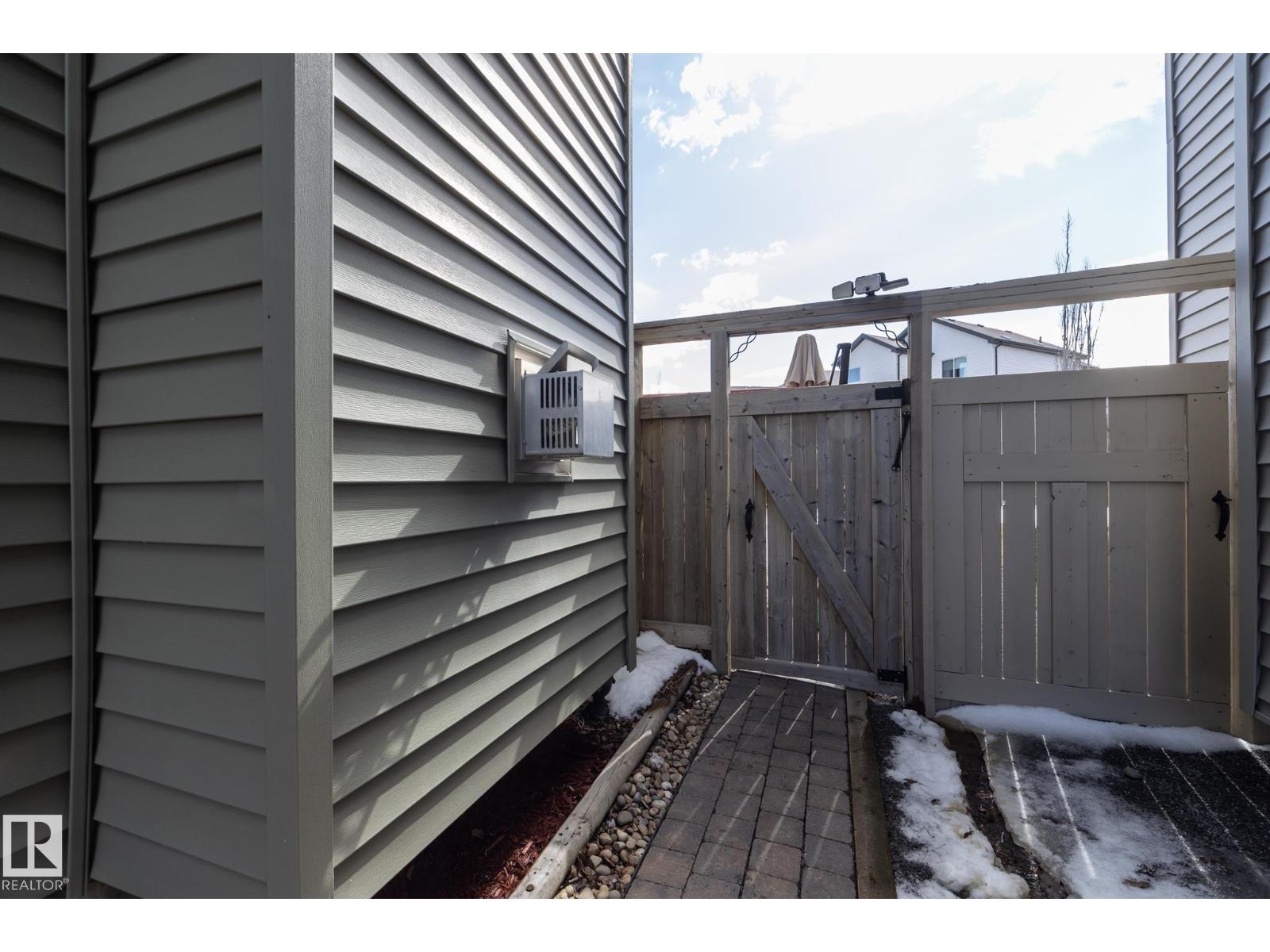 5315 17 AV SW, Edmonton