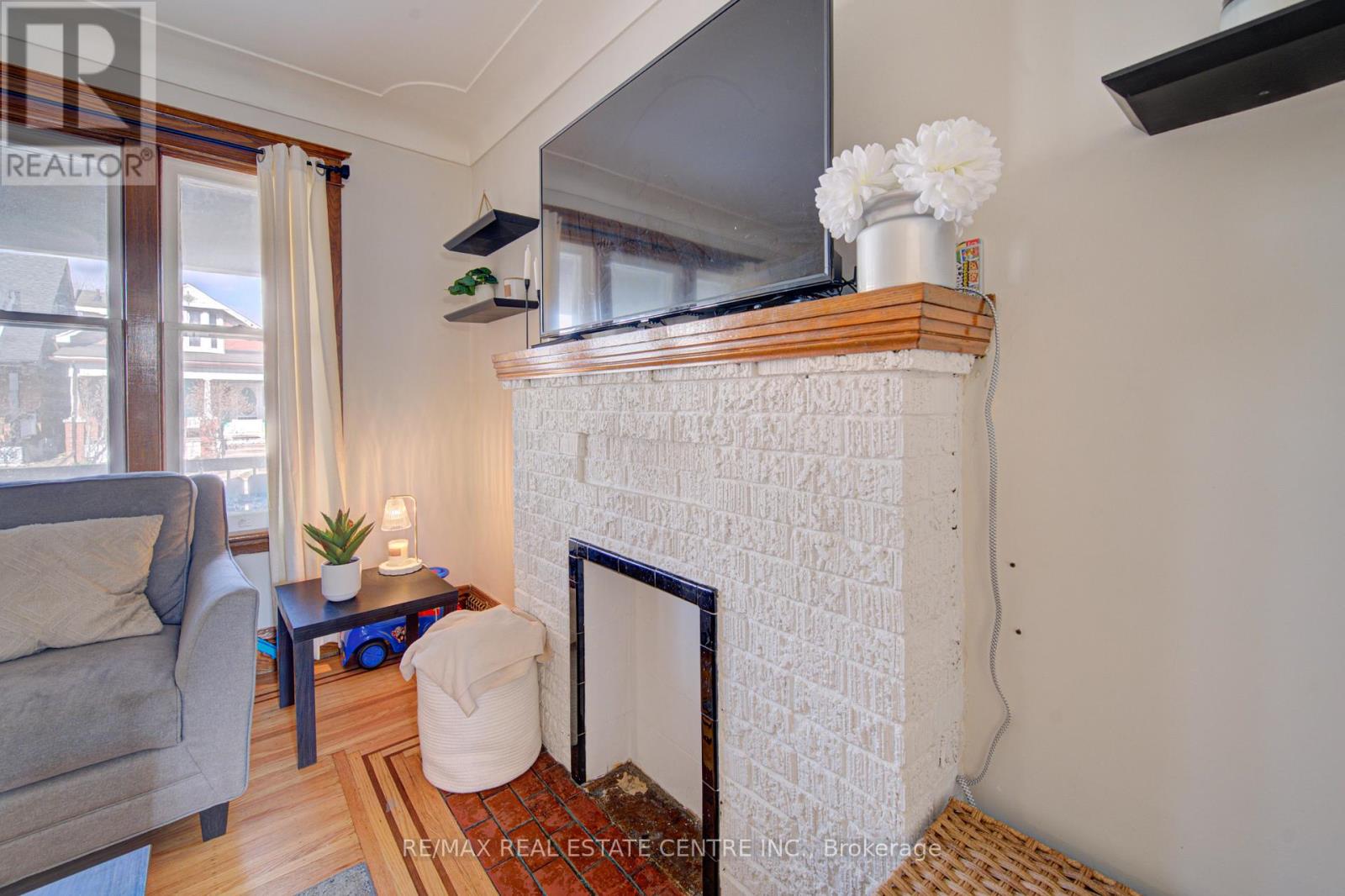 54 BELMONT AVENUE - 21