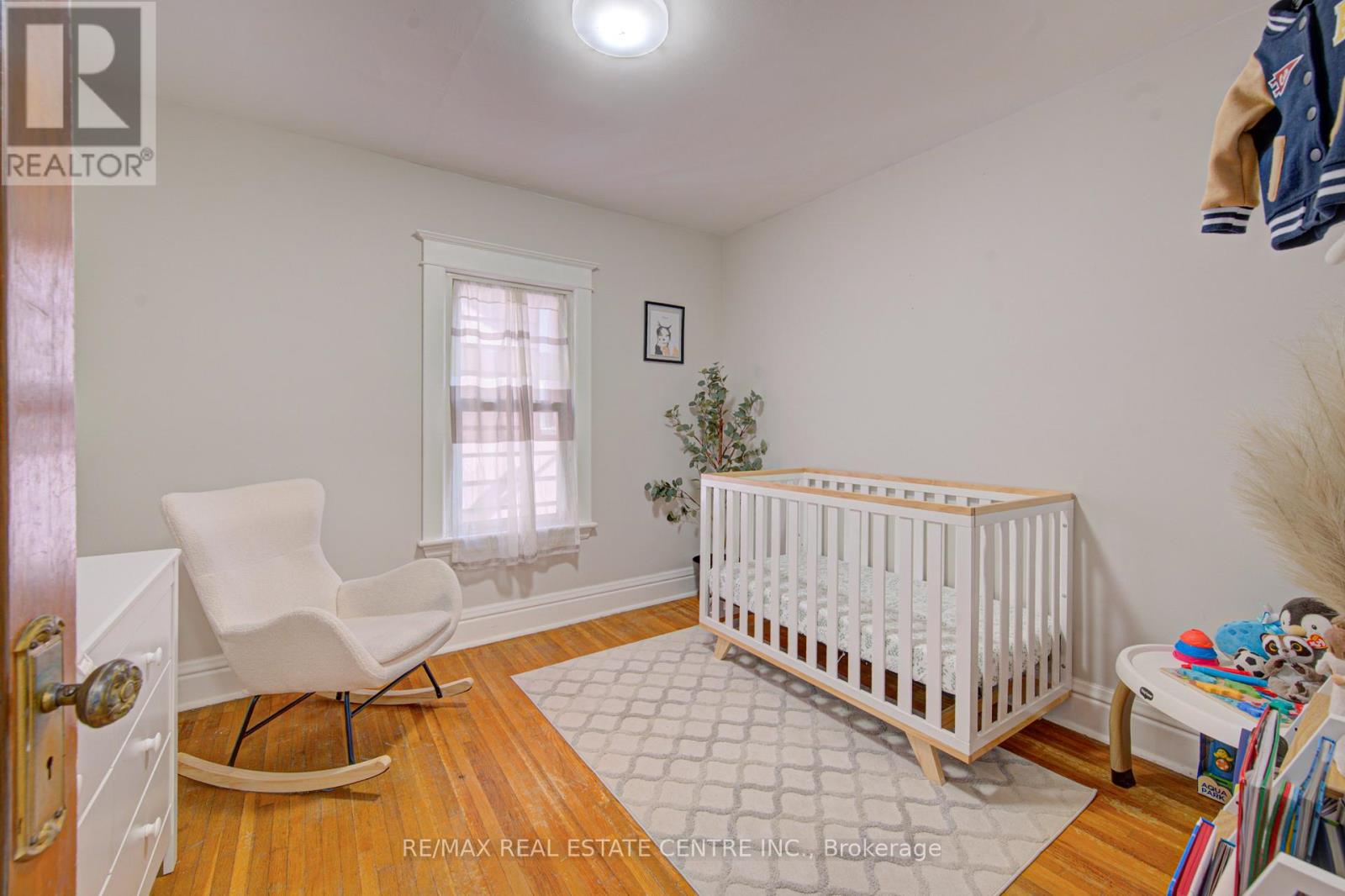 54 BELMONT AVENUE - 25