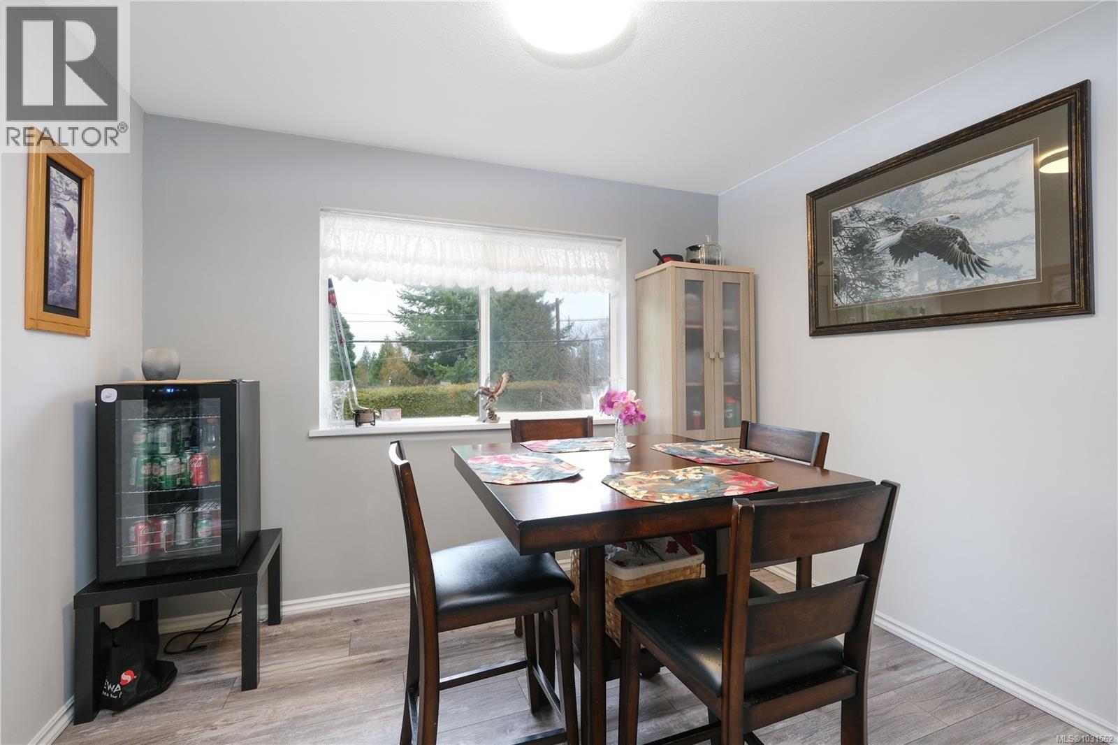 825 Pinecrest Rd, Campbell River