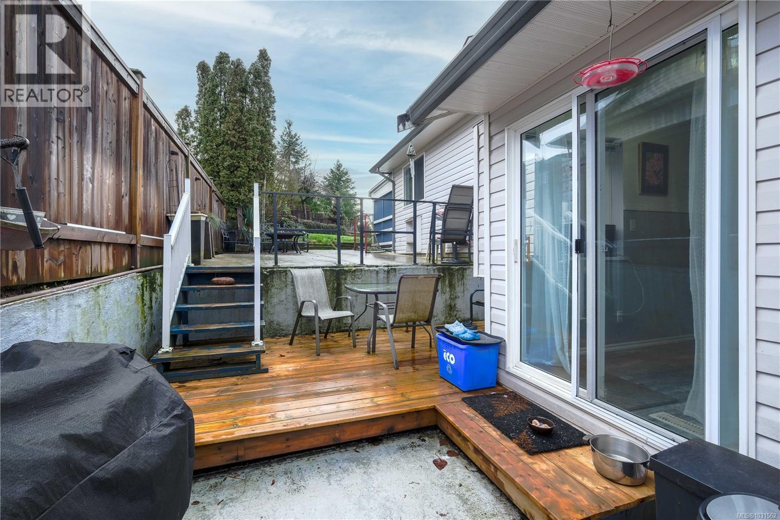 825 Pinecrest Rd, Campbell River