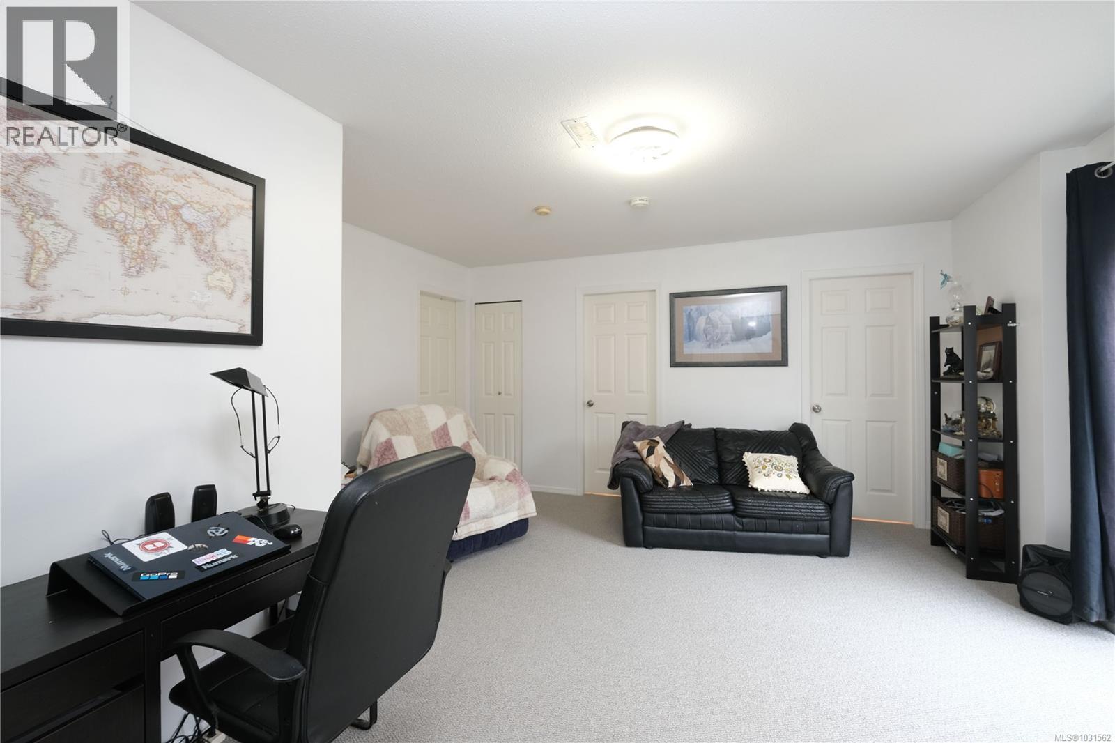 825 Pinecrest Rd, Campbell River