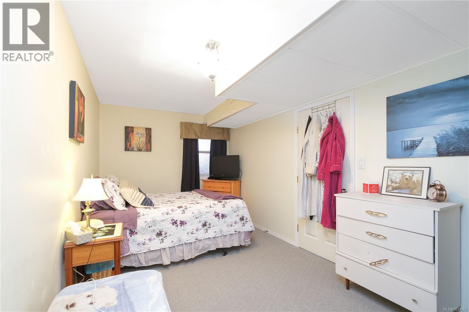 825 Pinecrest Rd, Campbell River