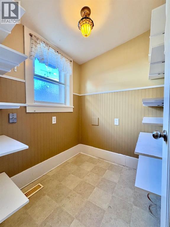 
          1407 4 Avenue South
            <br/>
            <span>Lethbridge</span>
            , 
            <span>AB</span>
             <span>T1J0R6</span>
         - Photo 17