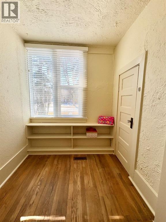 
          1407 4 Avenue South
            <br/>
            <span>Lethbridge</span>
            , 
            <span>AB</span>
             <span>T1J0R6</span>
         - Photo 24