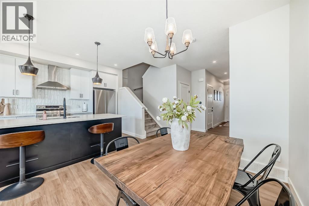 8 Heritage Lane, Cochrane