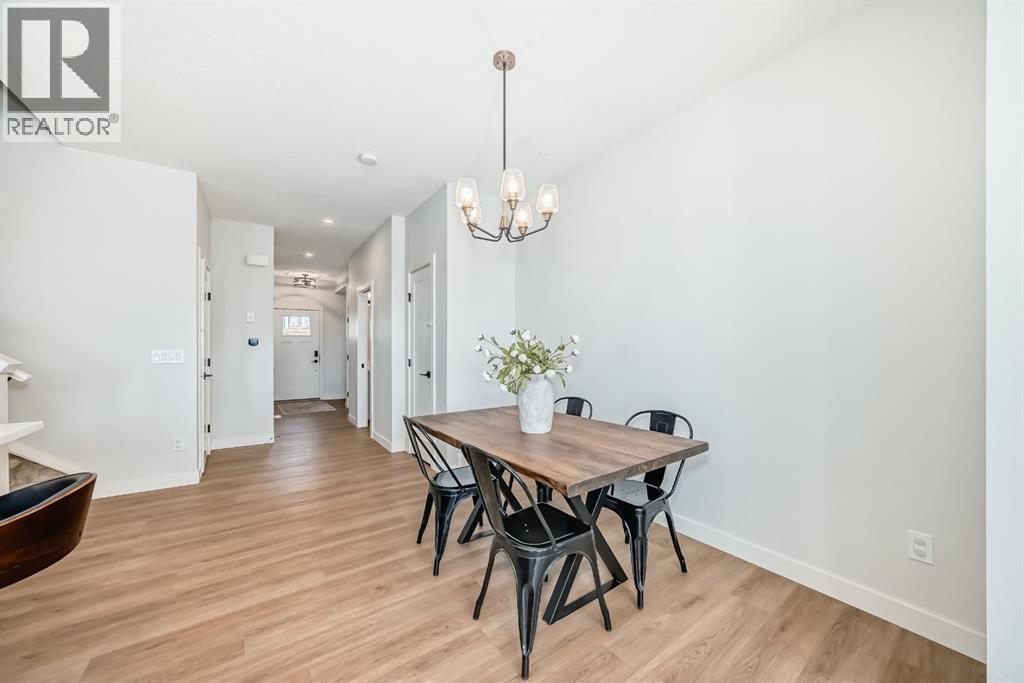 8 Heritage Lane, Cochrane