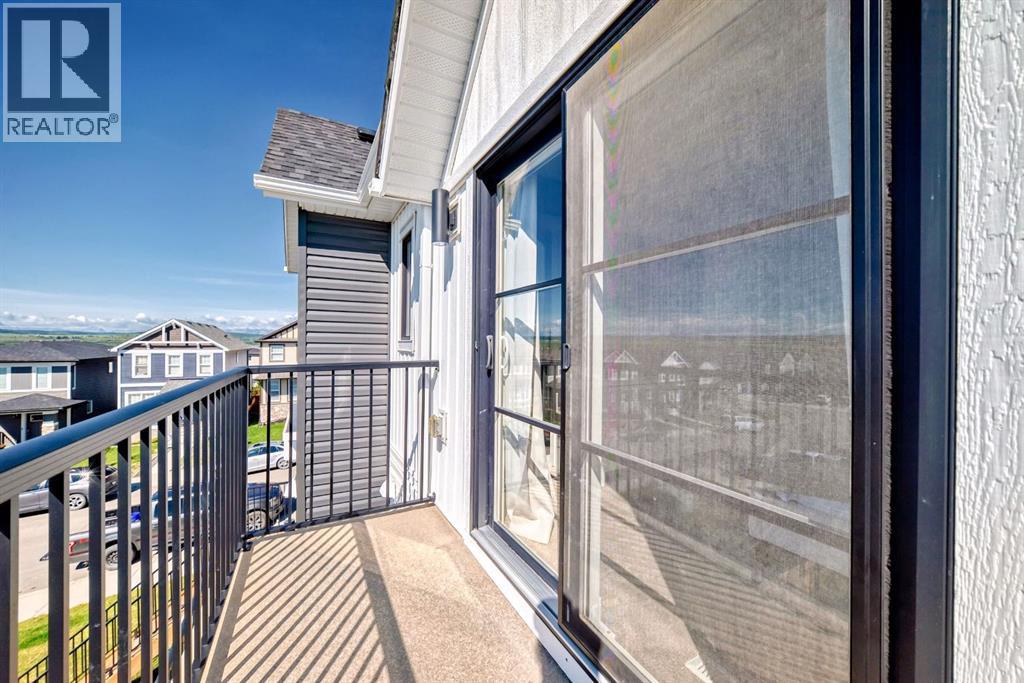 8 Heritage Lane, Cochrane